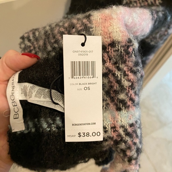 BCBG Generation soft flannel plaid scarf - Picture 3 of 6